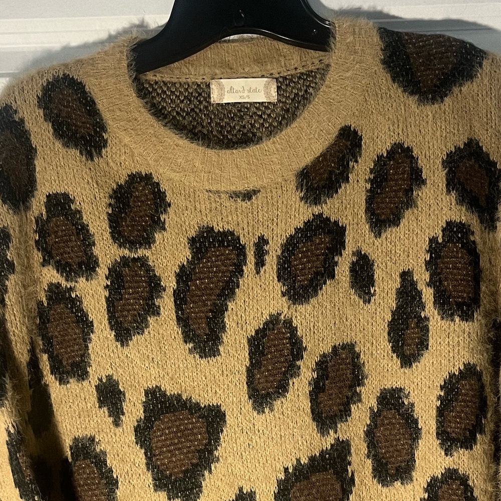 Leopard Print Sweater - Picture 2 of 4